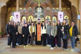 У храмі Покрови Пресвятої Богородиці пройшла Хресна дорога за участю наших студентів